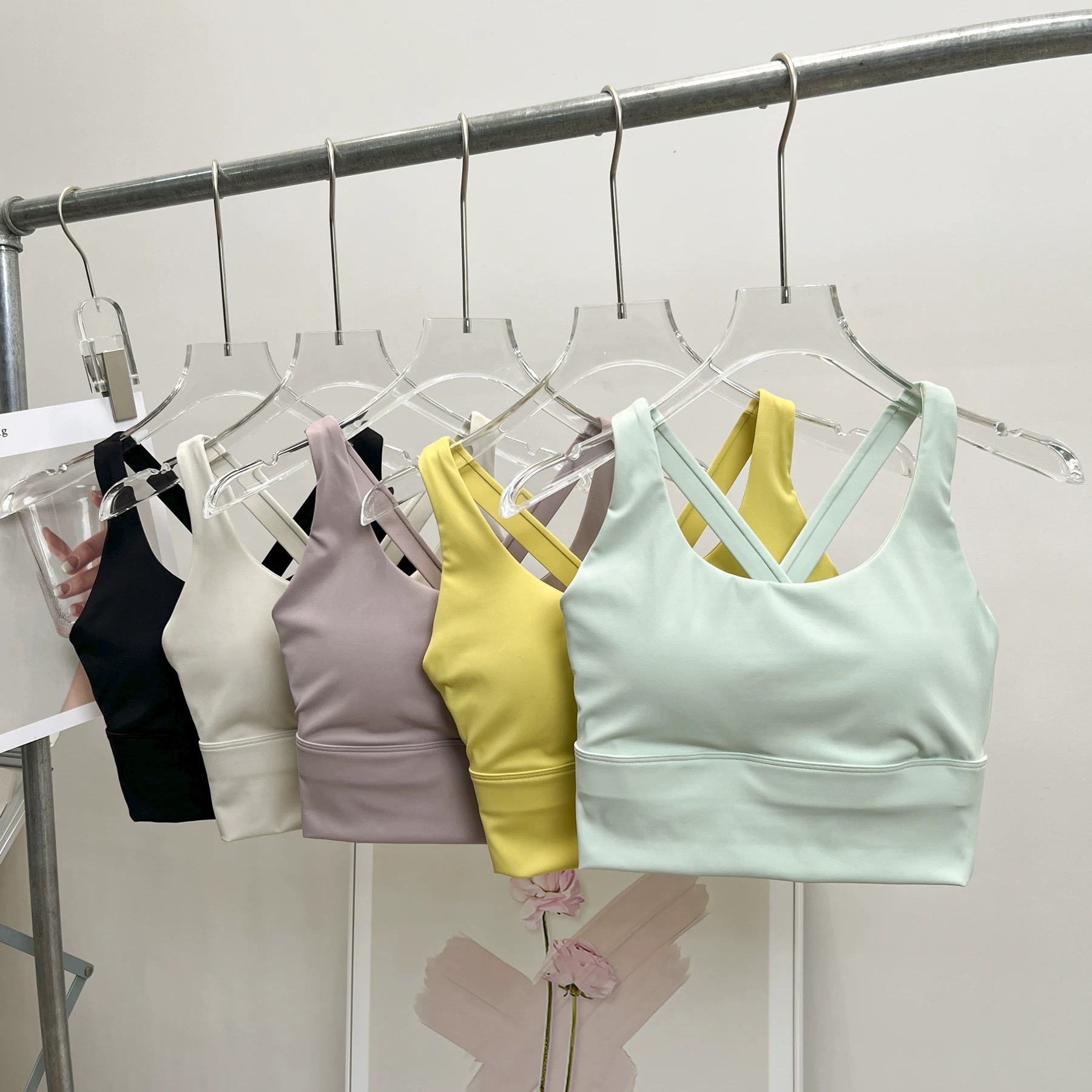 Plunge Bra Push Up - 耐衝撃ランニング＆ヨガブラ – オールインワンカッププッシュアップ、通気性のあるバックデザイン、女性用ハイサポートフィットネストップ